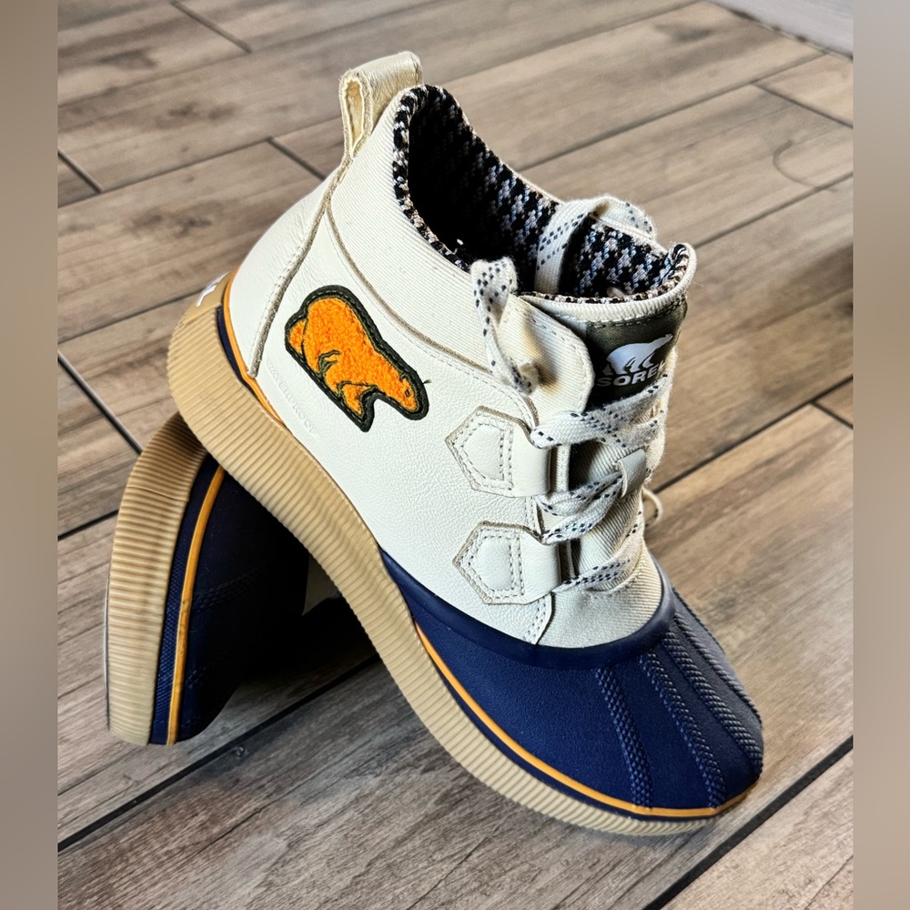 Sorel Cream and Navy Bear Patch Boots